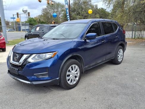 Used 2018 Nissan Rogue S AWD/4WD image 3