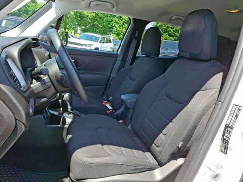 Certified 2022 Jeep Renegade Latitude w/ Convenience Group AWD/4WD image 24