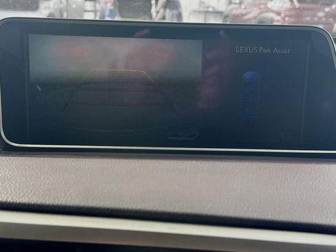 Used 2018 Lexus RX 350L w/ Premium Package image 23