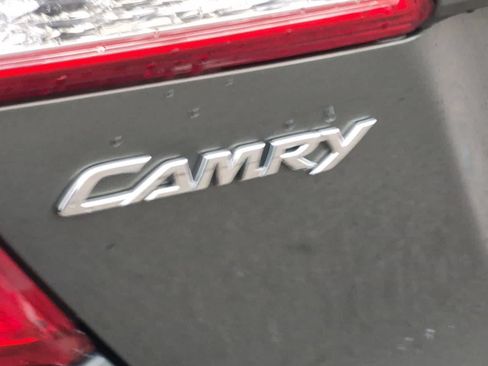 Used 2012 Toyota Camry LE FWD image 13