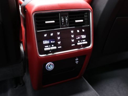 Used 2021 Porsche Cayenne Turbo S AWD/4WD image 68