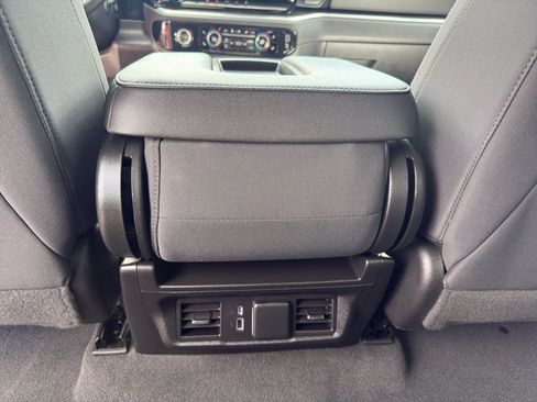 Used 2022 Chevrolet Silverado 1500 LT AWD/4WD image 32