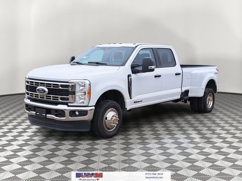 Used 2023 Ford F350 XLT image 2
