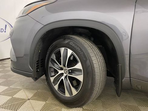 Used 2023 Toyota Highlander XLE AWD/4WD image 26