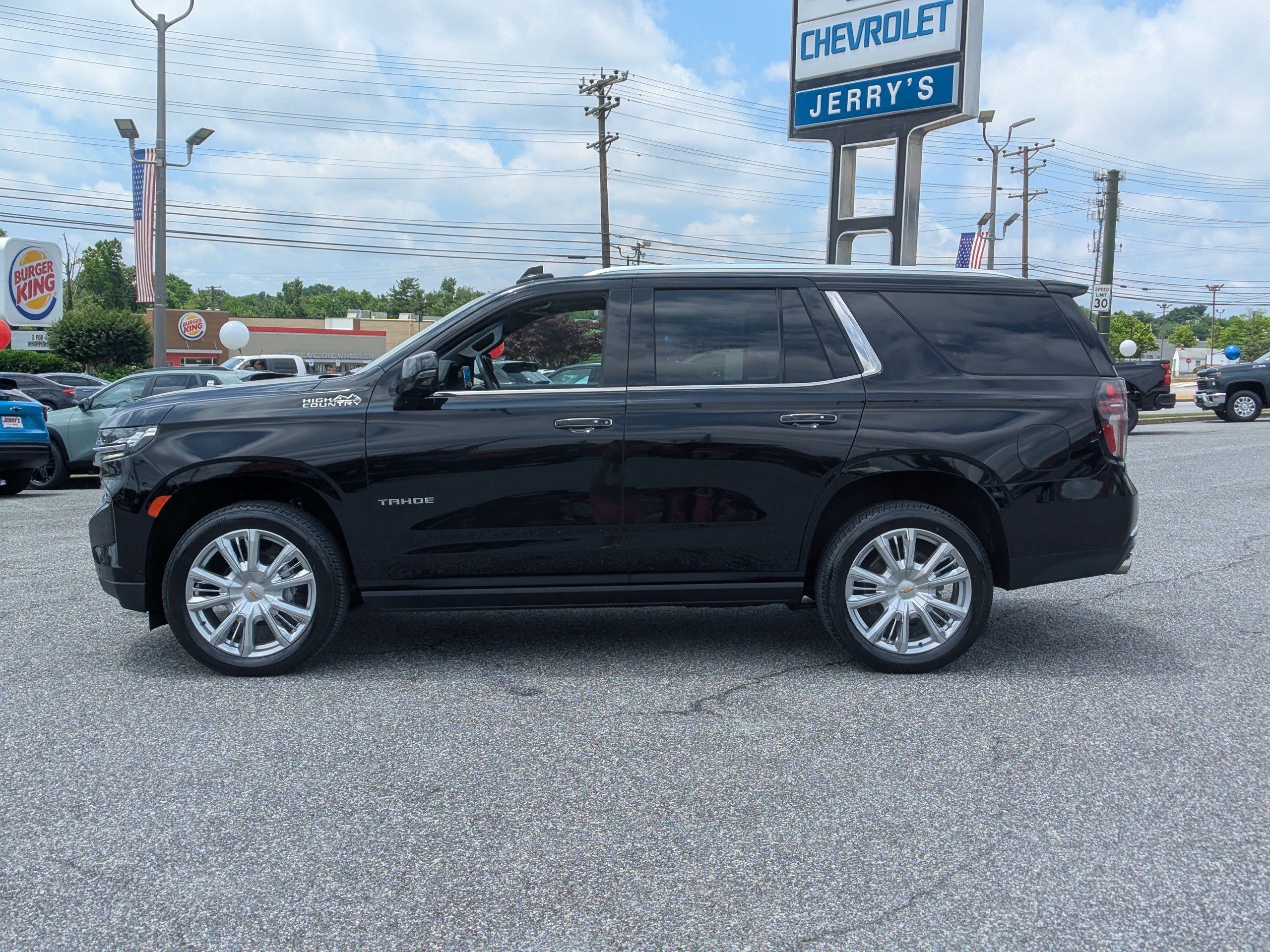 Used 2024 Chevrolet Tahoe High Country AWD/4WD image 5