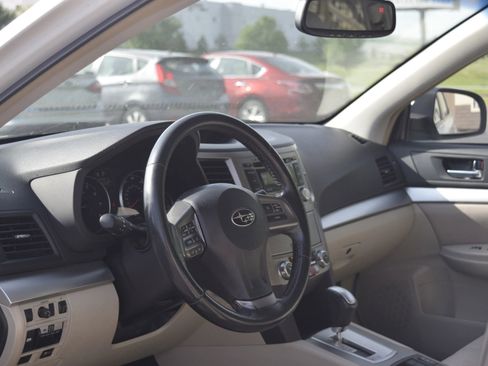 Used 2013 Subaru Outback 2.5i Premium AWD/4WD image 5