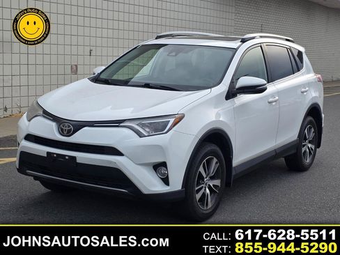 Used 2017 Toyota RAV4 XLE AWD/4WD image 1