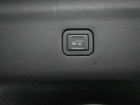 Used 2024 Buick Enclave Avenir AWD/4WD image 31