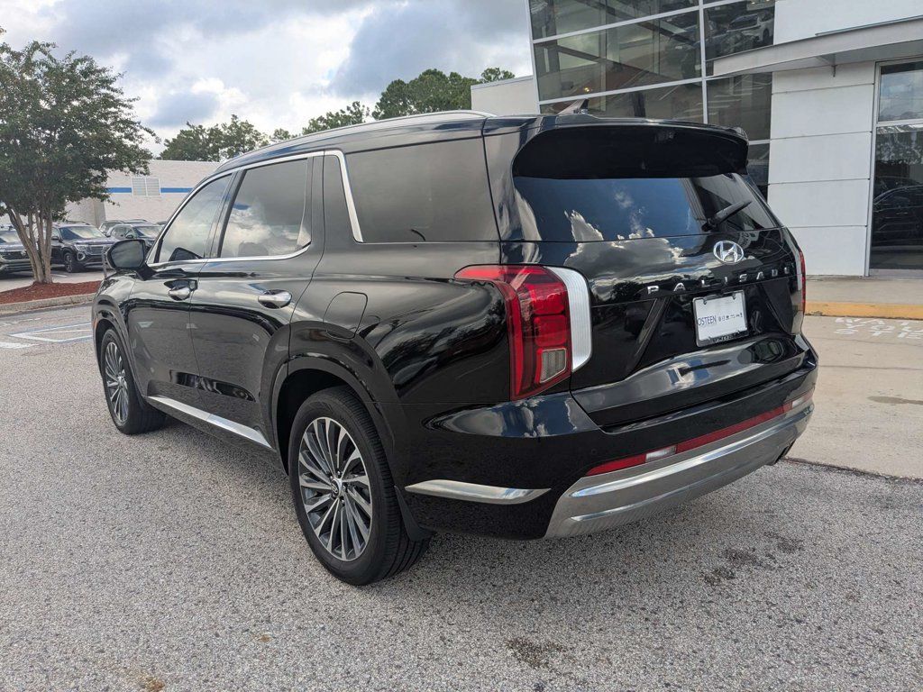 Used 2025 Hyundai Palisade Calligraphy FWD image 5