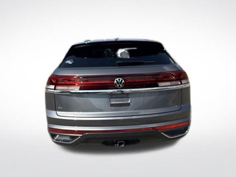 Used 2025 Volkswagen Atlas Cross Sport SE FWD image 5