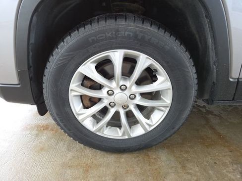 Used 2019 Jeep Cherokee Latitude w/ Comfort & Convenience Group image 64