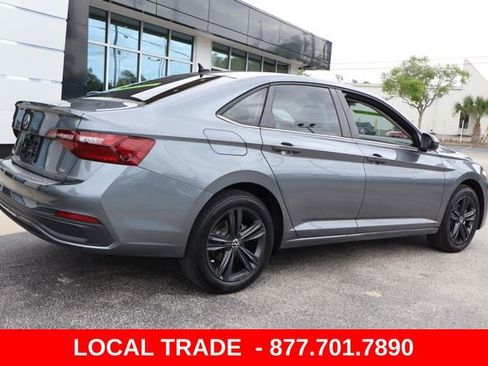 Used 2024 Volkswagen Jetta SE FWD image 9