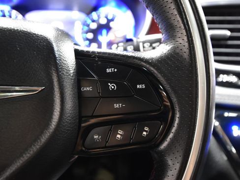 Used 2020 Chrysler Pacifica Limited FWD image 18