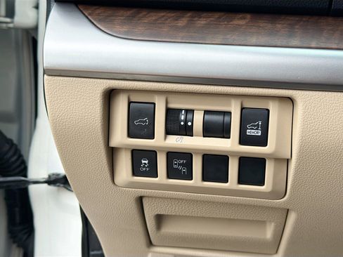 Used 2018 Subaru Outback 2.5i Limited image 32