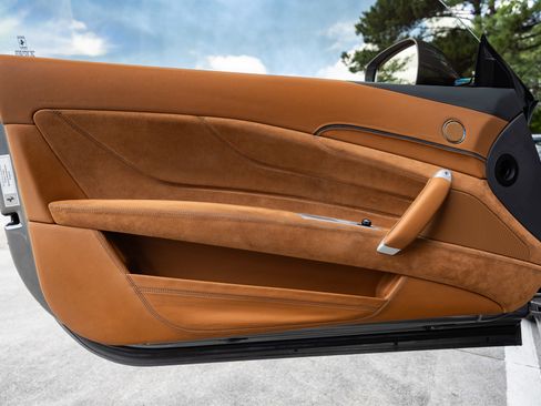 Used 2013 Ferrari FF image 10