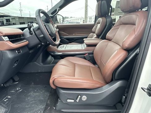 New 2026 Lincoln Navigator Reserve image 9