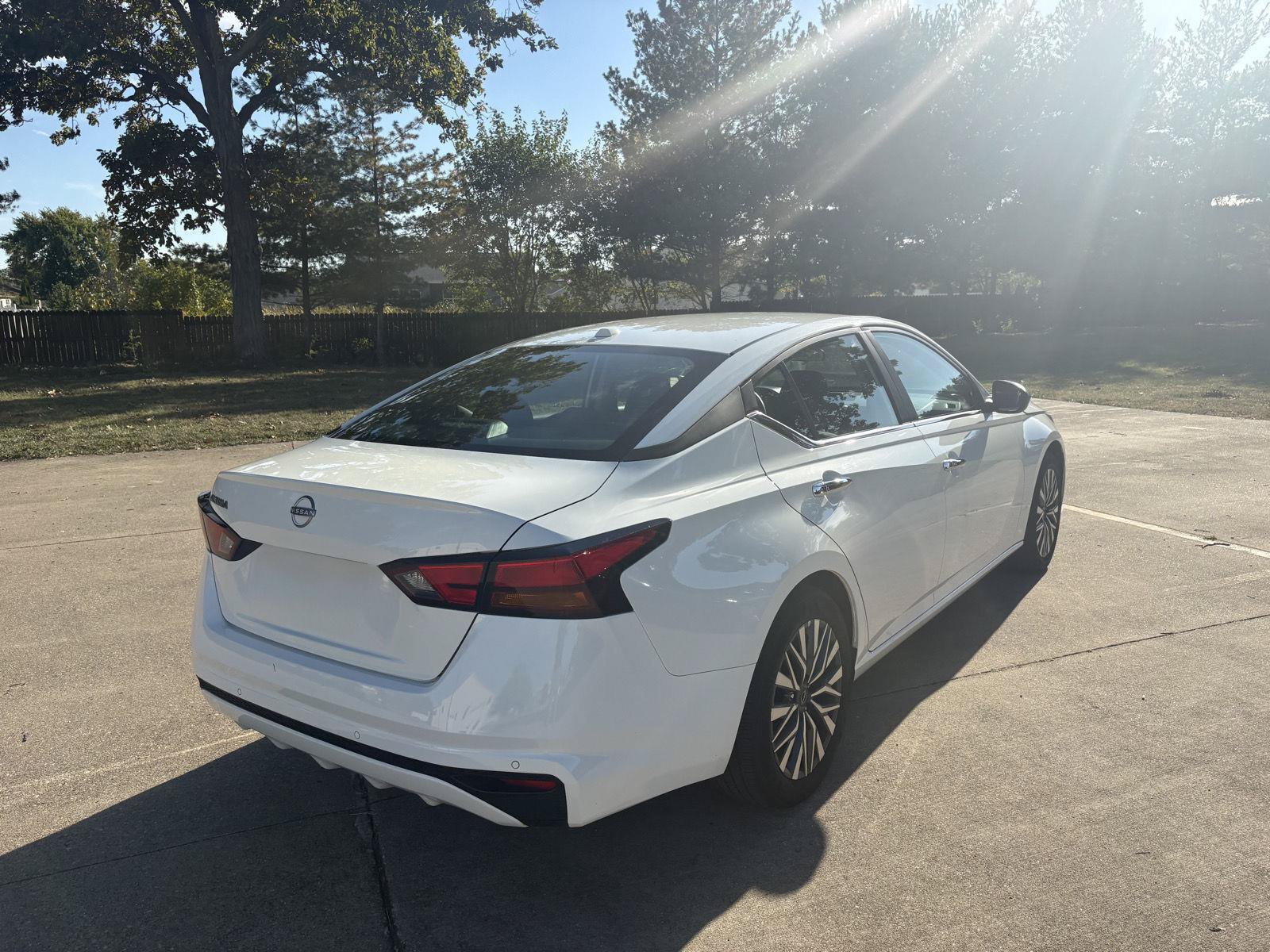Used 2025 Nissan Altima 2.5 SV FWD image 35