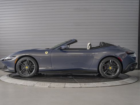 Used 2025 Ferrari Roma Spider RWD image 2