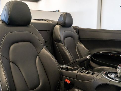 Used 2015 Audi R8 V10 w/ Full Leather Package image 7