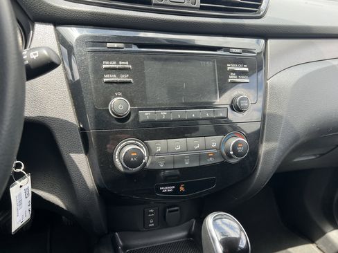 Used 2018 Nissan Rogue Sport S FWD image 29