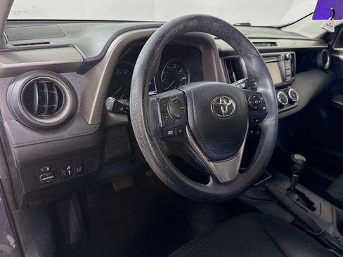 Used 2017 Toyota RAV4 LE FWD image 9