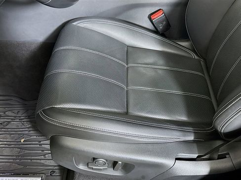 Used 2021 Land Rover Range Rover Velar R-Dynamic S image 20