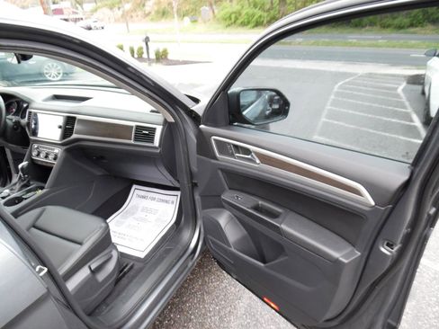 Used 2018 Volkswagen Atlas SE image 22