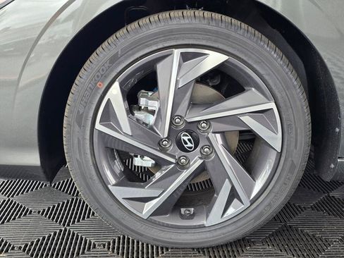 New 2026 Hyundai Elantra Limited FWD image 10