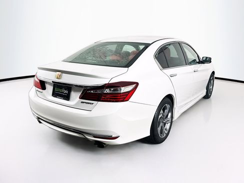 Used 2017 Honda Accord Sport image 9