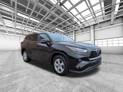 Certified 2025 Toyota Highlander LE