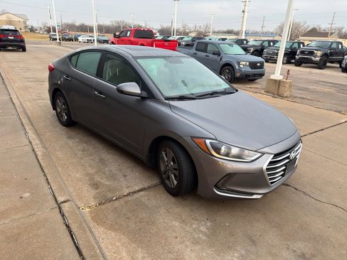 Used 2018 Hyundai Elantra Value Edition image 3