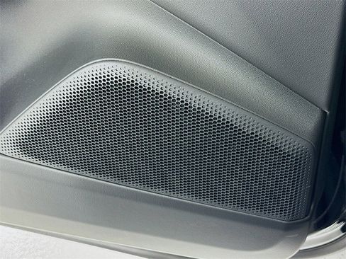 New 2025 Porsche Macan 4S Electric image 12