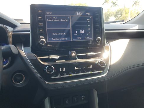 Used 2022 Toyota Corolla Cross XLE FWD image 25
