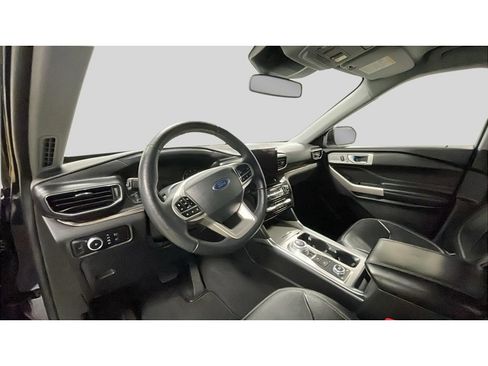 Used 2023 Ford Explorer Limited w/ Equipment Group 301A AWD/4WD image 10
