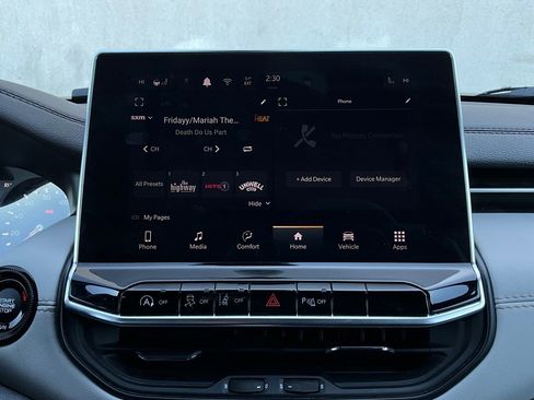 Used 2025 Jeep Compass Limited image 30