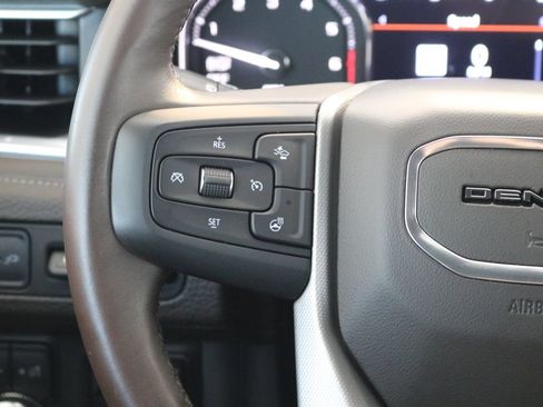 Used 2021 GMC Yukon Denali w/ Denali Ultimate Package AWD/4WD image 11