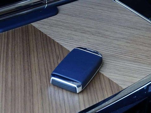 Certified 2025 Rolls-Royce Cullinan AWD/4WD image 10