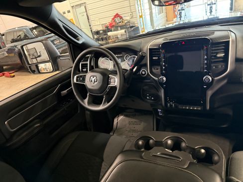 Used 2025 RAM 2500 Big Horn AWD/4WD image 16