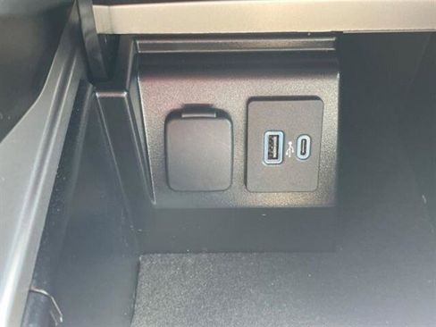 Used 2023 Ford Explorer ST-Line w/ Class IV Trailer Tow Package image 27