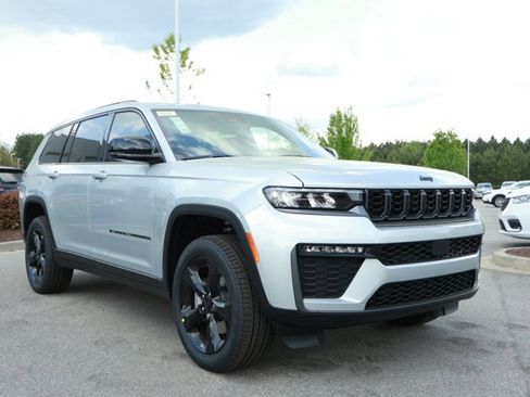 New 2026 Jeep Grand Cherokee L Limited RWD image 3