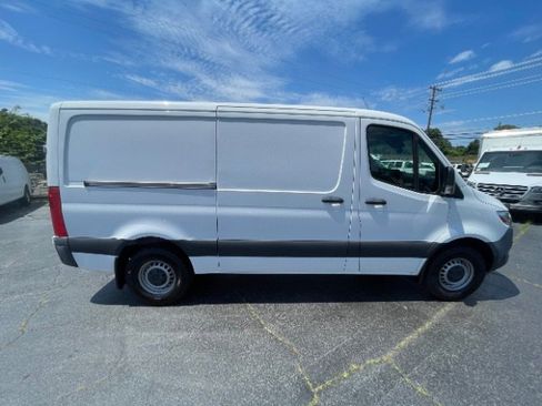 Used 2022 Mercedes-Benz Sprinter 1500 image 7