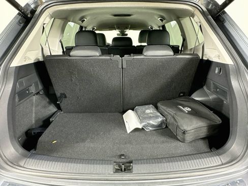 Used 2023 Volkswagen Tiguan SE FWD image 36