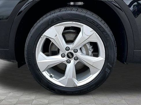 Used 2023 Audi Q5 2.0T Premium Plus w/ Premium Plus Package AWD/4WD image 8