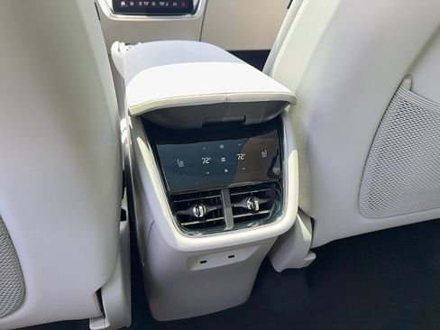 Used 2025 Volvo EX90 Ultra image 19