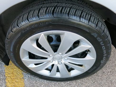 Used 2019 Subaru Impreza 2.0i w/ Eyesight image 35