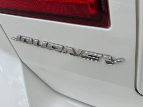 Used 2016 Dodge Journey SXT w/ Blacktop Package FWD image 5