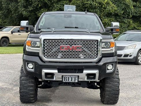 Used 2015 GMC Sierra 2500 Denali w/ Duramax Plus Package AWD/4WD image 2