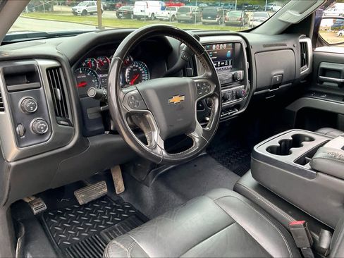 Used 2018 Chevrolet Silverado 1500 LT w/ Texas Edition image 17