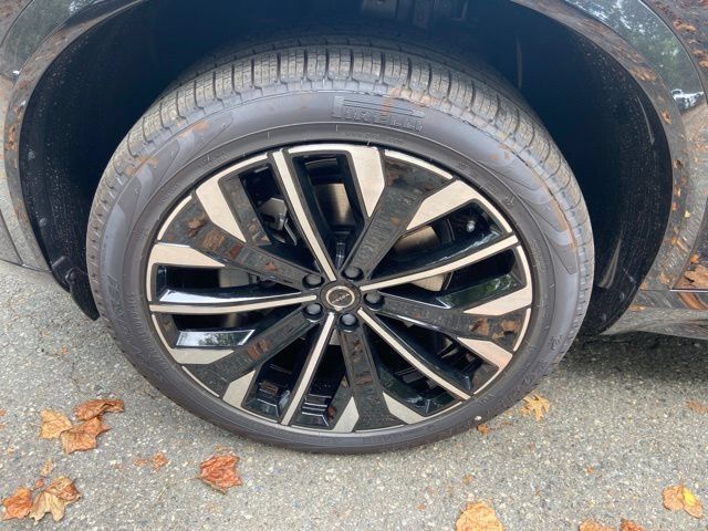 New 2026 Volvo XC90 B5 Ultra AWD/4WD image 9