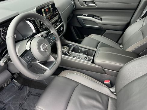 New 2025 Nissan Pathfinder SL w/ Lighting Package (N92) image 10